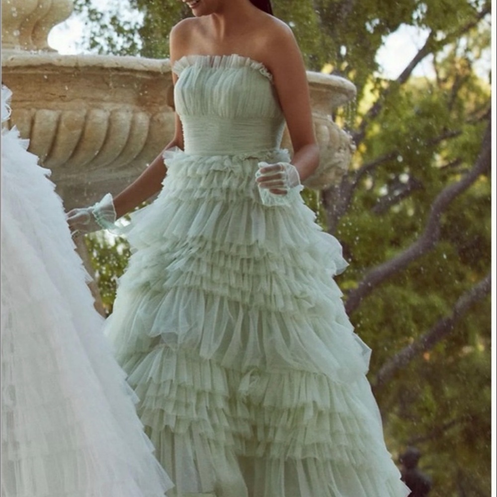 🌿 MAC DUGGAL Mint Green Tiered Tulle Gown – NWT – Size 2 🌿